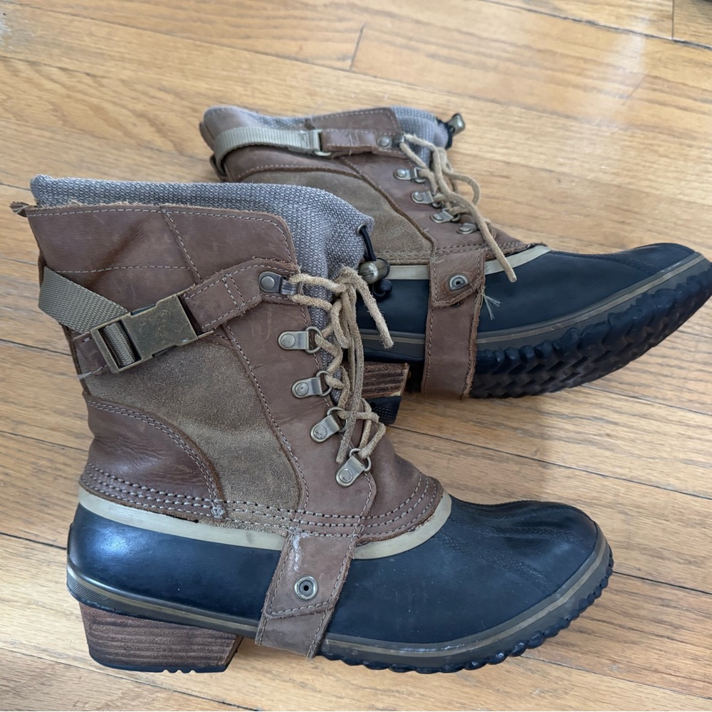 Sorel Boots - Picture 2 of 5